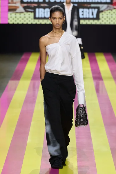 Look 9